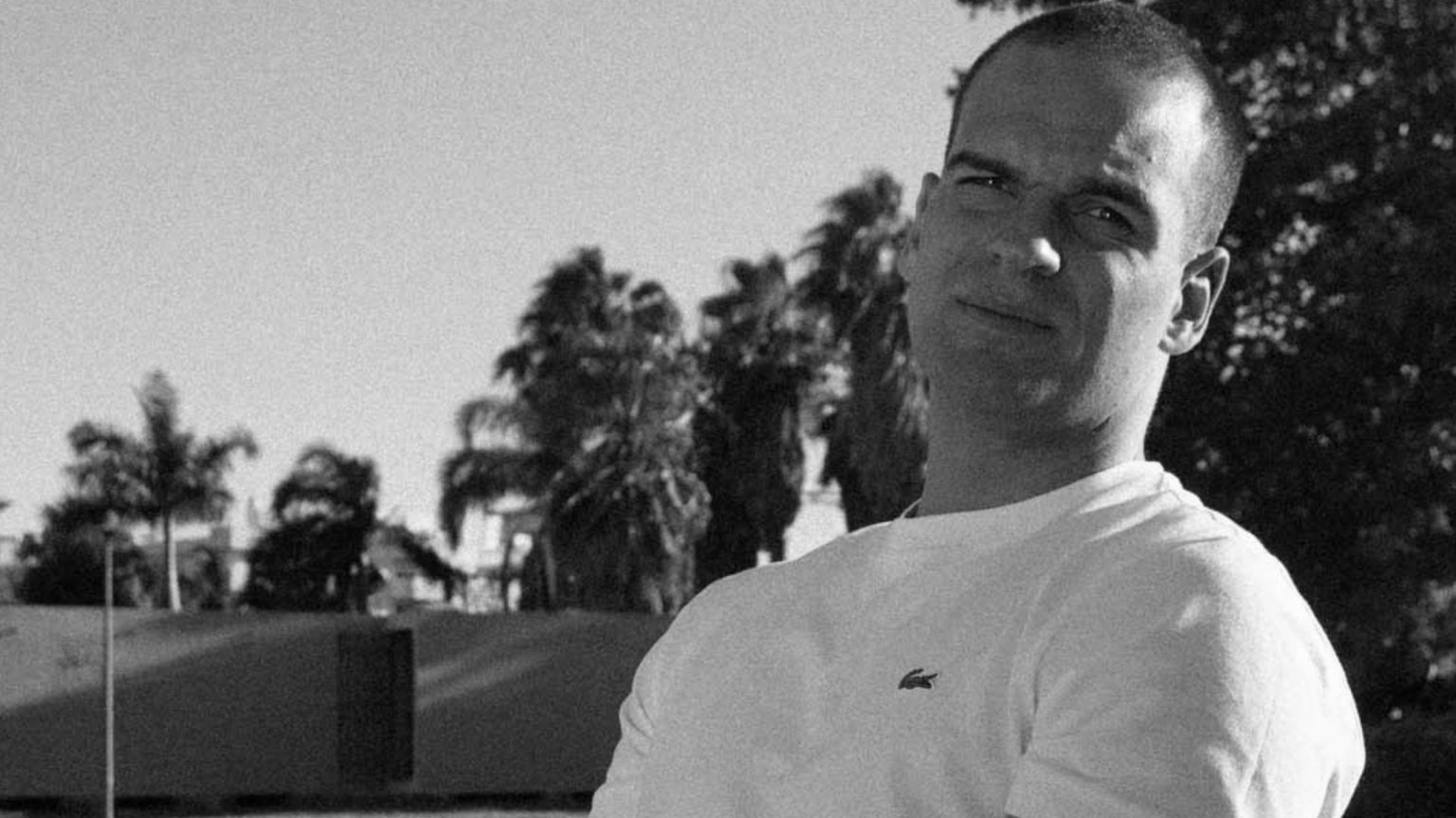 13 FACHADAS – JA É TARDE